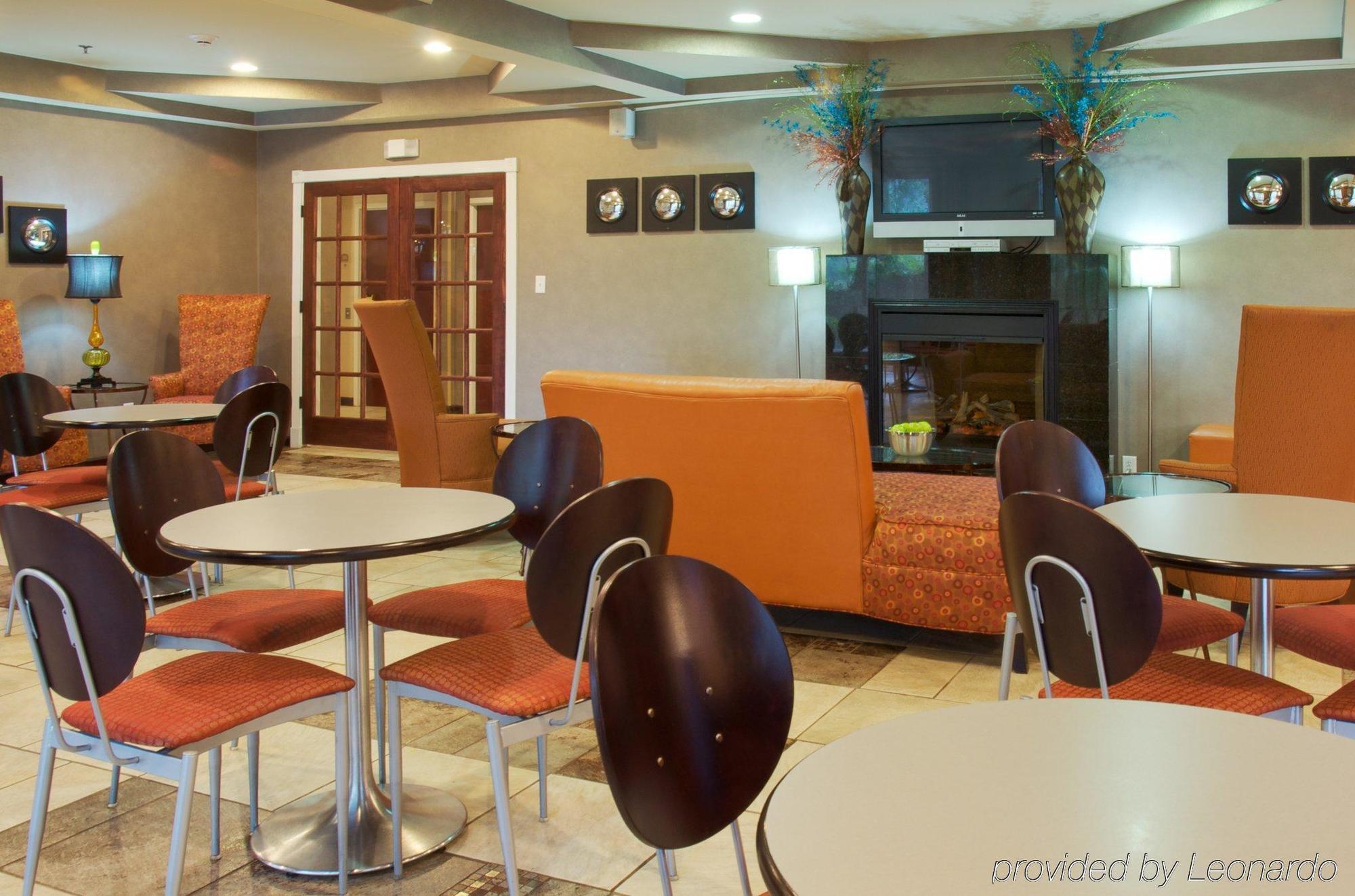 ฮอลิเดย์อินน์เอ็กซ์เพลส โฮเต็ล&สวีท อเล็กซานเดรีย ร้านอาหาร รูปภาพ